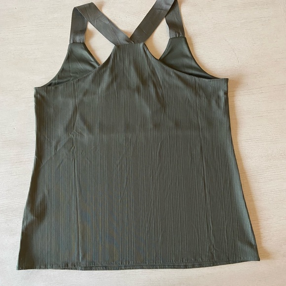 Banana Republic Factory Top NWT - Picture 3 of 3